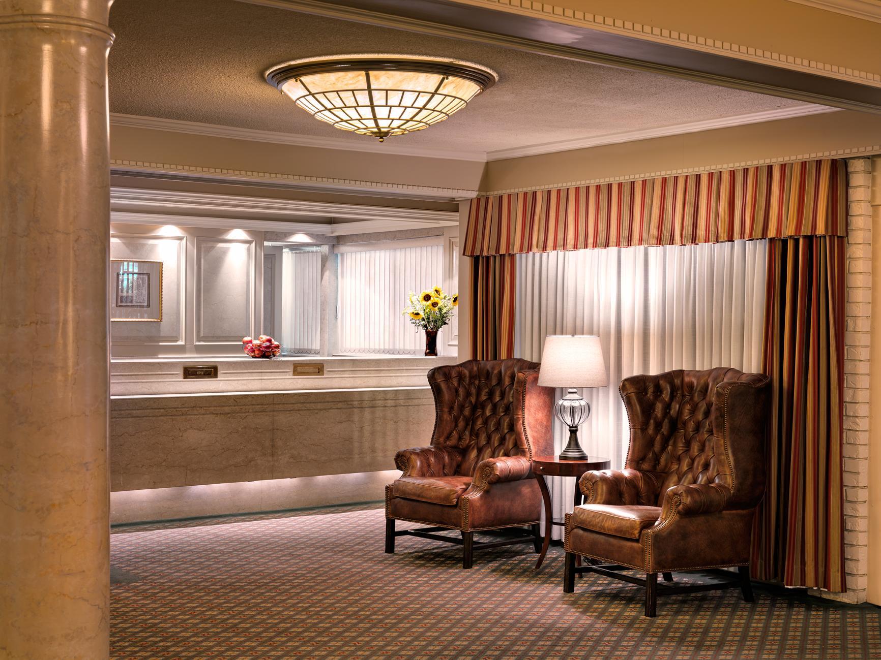 Royal Scot Hotel & Suites Victoria Extérieur photo